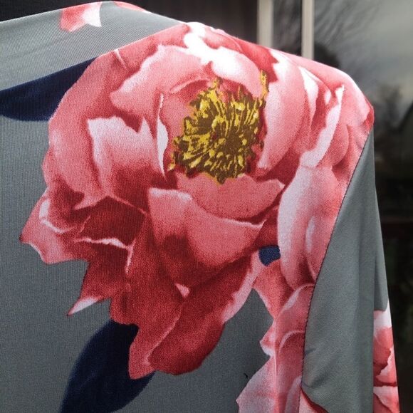 Size 14/16 Jeanette Plus Front Wrap Flattering Long Floral Dress! - Picture 8 of 8